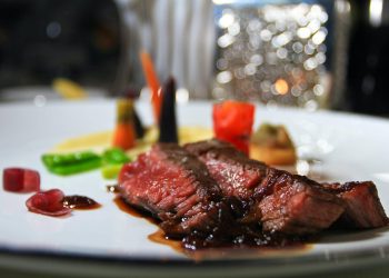 Exquisite Steak: The Secret of the World’s Top Steakhouses