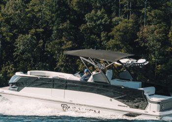 Unleashing the Arc Sport: The Electric Wakeboat Revolutionizing Water Sports
