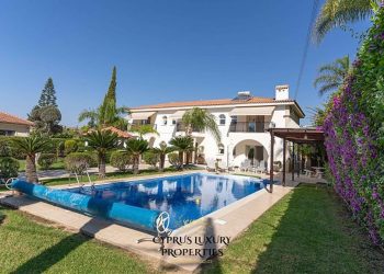 Grandeur Redefined: Luxurious 5-Bedroom Villa with Sea Views in Limassol