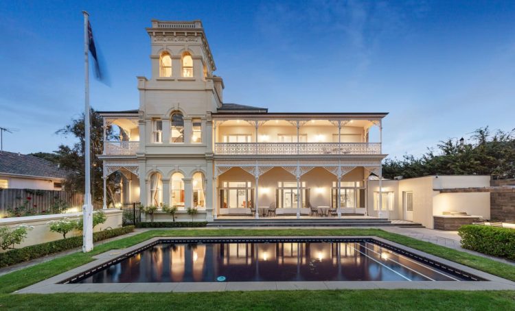 Victorian Grandeur: The Narellan Estate Returns to Market with Refined Elegance