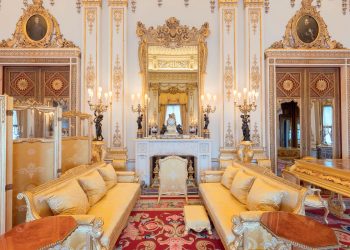 Palatial Estates: Discovering the World’s Most Magnificent Historic Homes