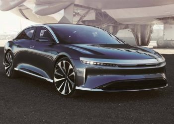 How Electric Luxury Cars Are Becoming the New Benchmark for High-End Travel