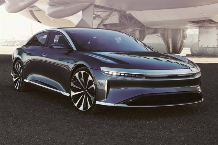 How Electric Luxury Cars Are Becoming the New Benchmark for High-End Travel