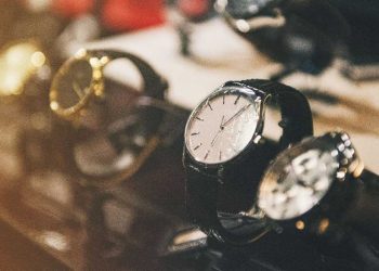 How to Choose a Timeless Luxury Watch to Become Your Classic Choice