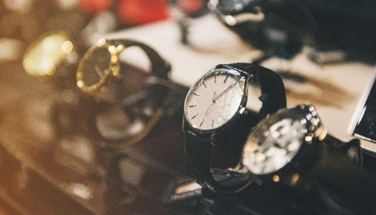 How to Choose a Timeless Luxury Watch to Become Your Classic Choice