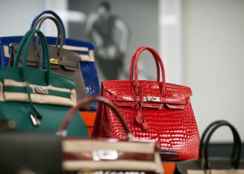High-End Leather Goods Customization Services: Do They Really Offer a Unique Experience?