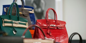High-End Leather Goods Customization Services: Do They Really Offer a Unique Experience?