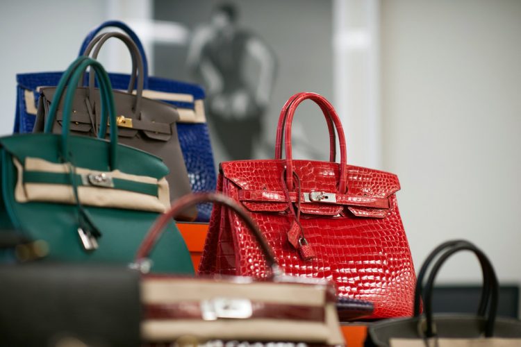 High-End Leather Goods Customization Services: Do They Really Offer a Unique Experience?